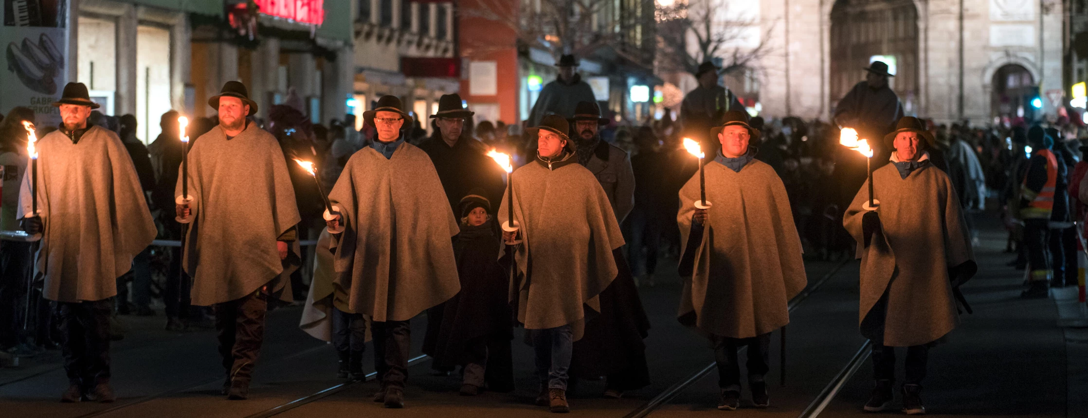 The Magic of the Christmas Season in Innsbruck: A Tour of the Christmas Markets 