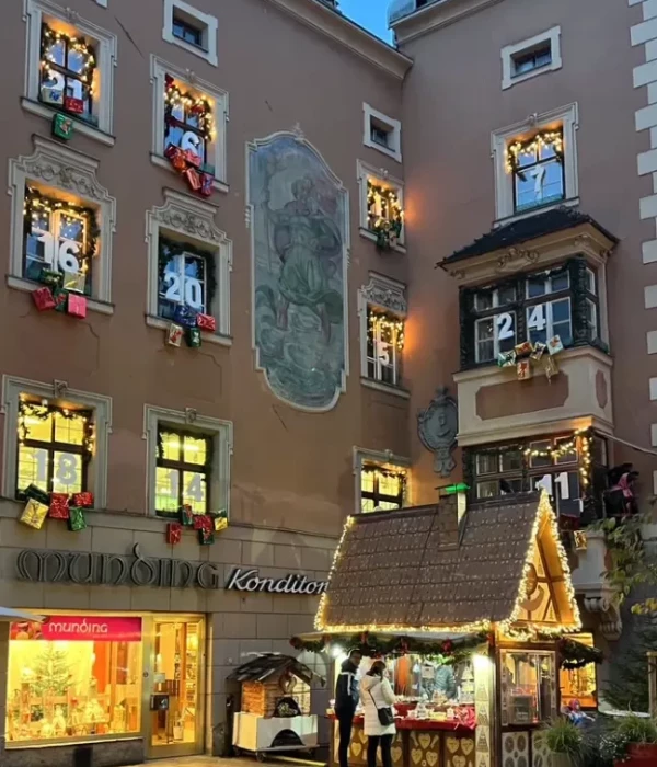 The Magic of the Christmas Season in Innsbruck: A Tour of the Christmas Markets 