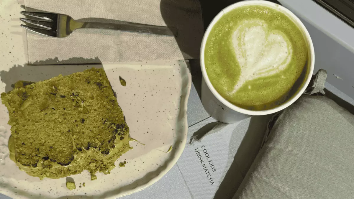 karaffu-matcha-pistacchi-cake.png